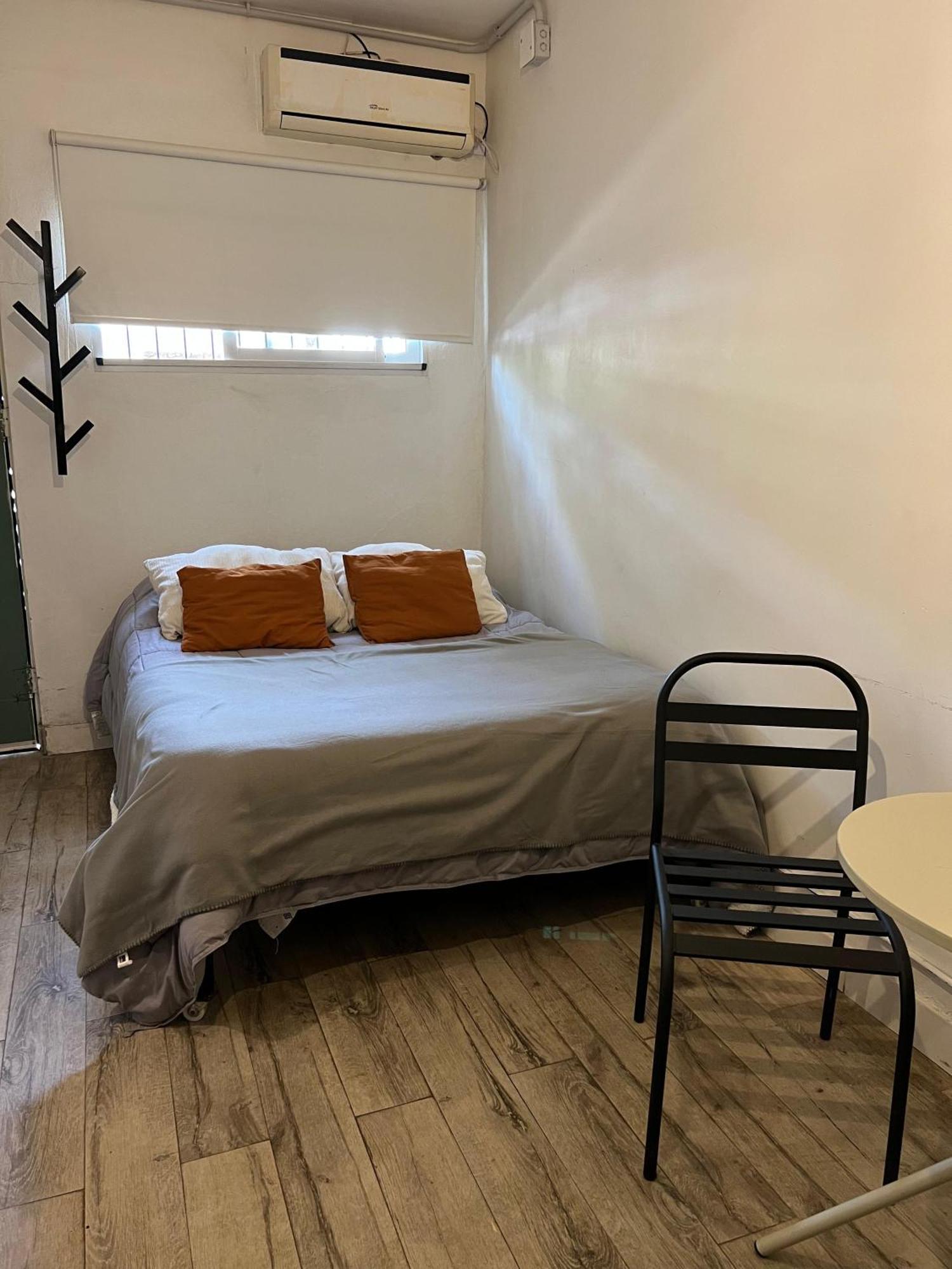 شقة Monoambiente En Zona Residencial ميندوزا الغرفة الصورة